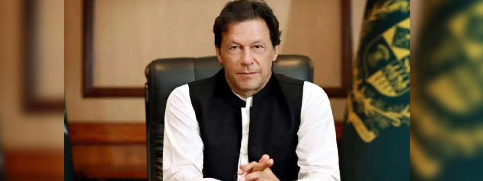 இம்ரான் கான் துப்பாக்கிச்சூட்டில் காயம்